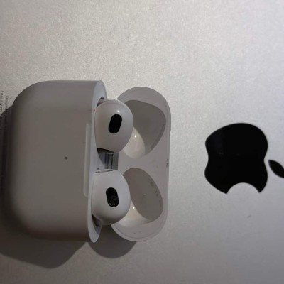 Apple ? airpods!! Profile Picture