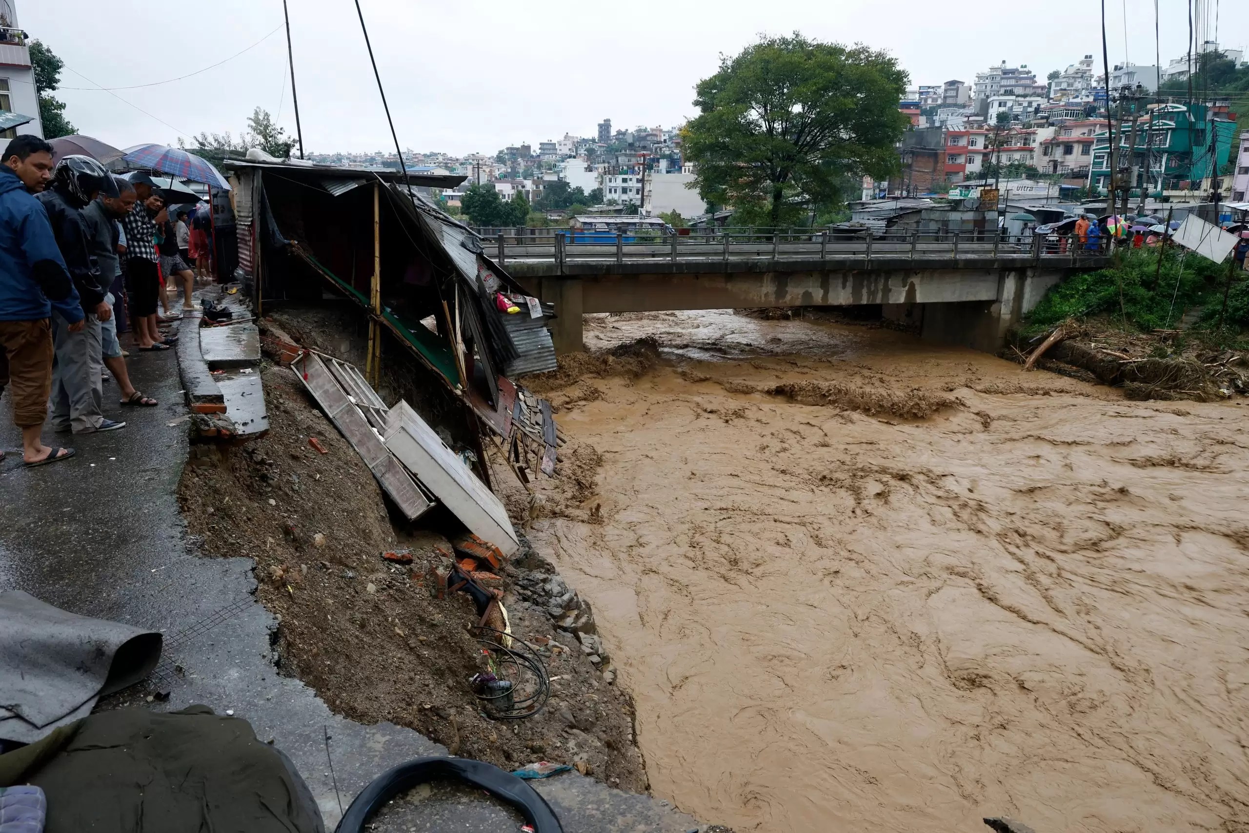 Nepal Floods and Landslides: Over 100 Dead and 64 Missing, Schools Forced to Close - Adela Journal - News from around the World