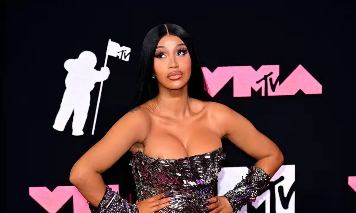 Cardi B Cancels Festival Performance: Medical Emergency Shakes Fans - Adela Journal - News from around the World