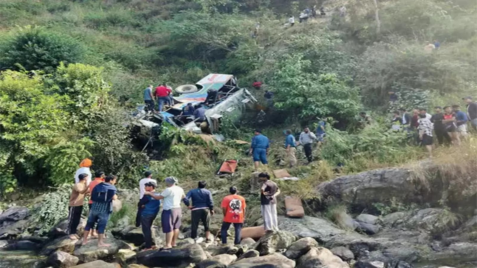 India Tragic Bus Accident: 36 Dead After Vehicle Plunges into Gorge - Adela Journal - News from around the World